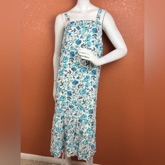 Old Navy Blue and White Floral Maxi Dress - Picture 8 of 14